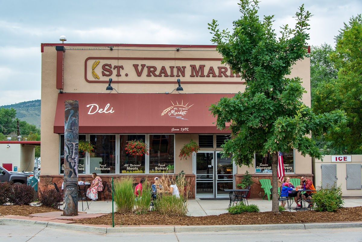 St. Vrain Market, Deli & Bakery